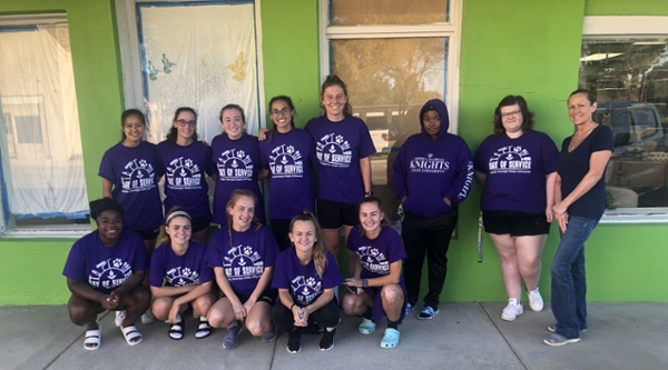 Knights volunteer at House of Burlap for the 2021 MGA Day of Service